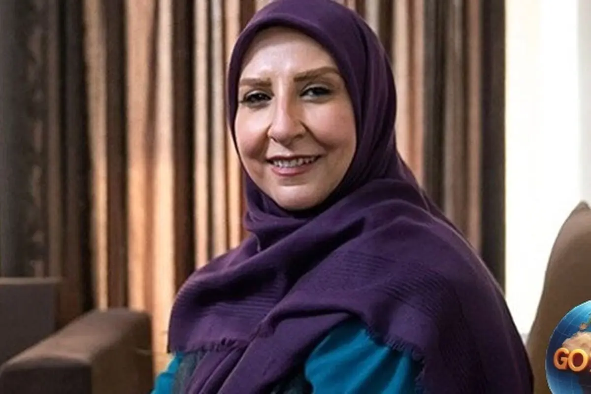 مرجانه گلچین در جشن تولد 55 سالگی با ژست‌های عکاسی خاص در لوکیشنی پُردار و درختی