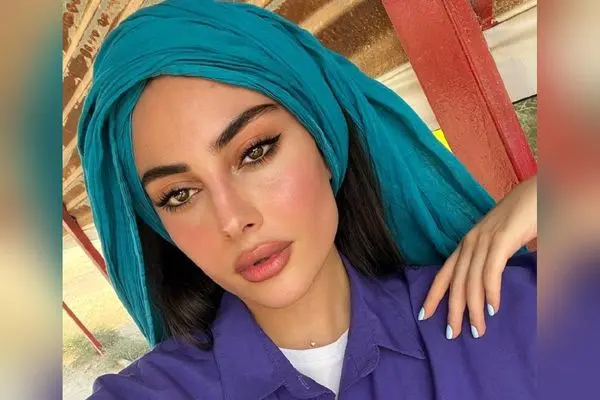 ترلان پروانه در کافه مدرن و شیشه‌ای با منظره‌های شهری بی‌نظیر | عکس‌های جدید و طراحی خاص