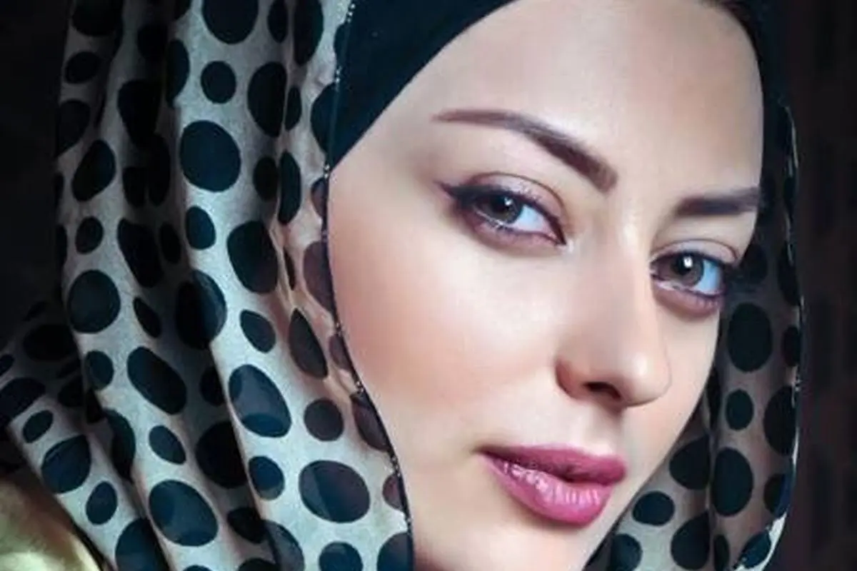 مانتو هنری نفیسه روشن با طرح برج آزادی؛ استایل زیبا و متفاوت در دنیای مد