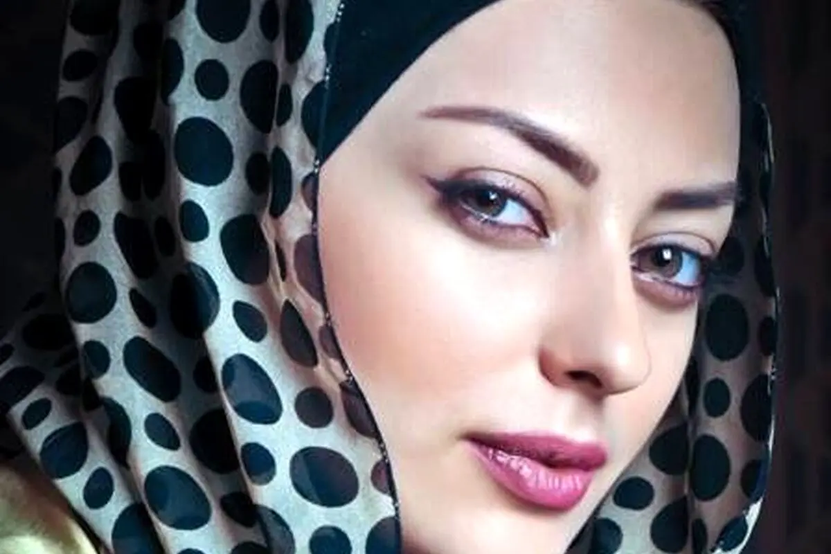 مانتو هنری نفیسه روشن با طرح برج آزادی؛ استایل زیبا و متفاوت در دنیای مد