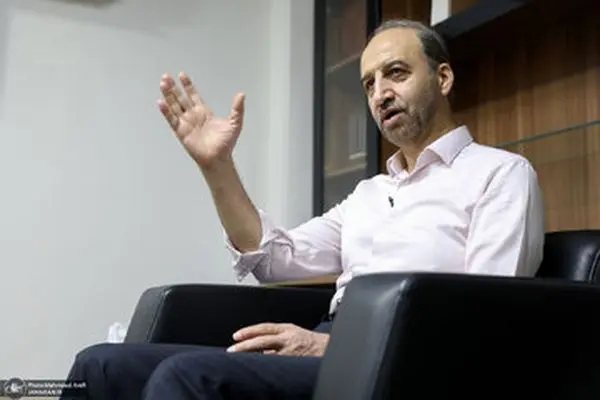 محمد سرافراز: بازگرداندن مهران مدیری و بحران سلبریتی‌سازی ناپخته در صداوسیما