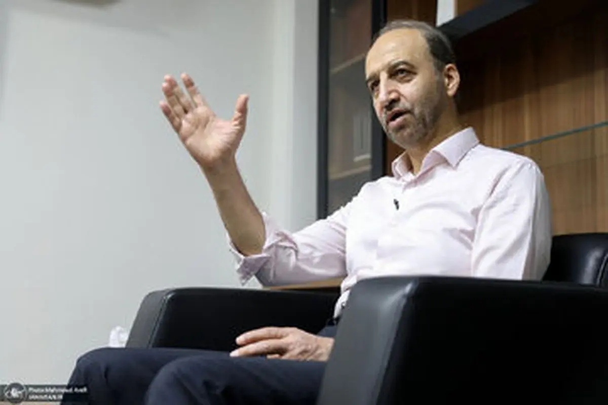 محمد سرافراز: بازگرداندن مهران مدیری و بحران سلبریتی‌سازی ناپخته در صداوسیما