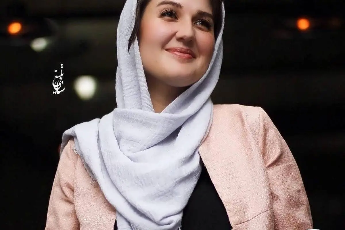 استایل ایرانی گلوریا هاردی در کنار آثار هنری و اصیل نصف جهان؛ بازیگر نقش رها در سریال کیمیا