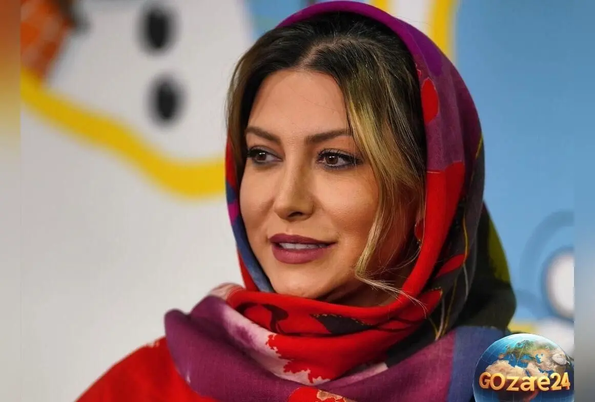 ست مانتوی پاییزی طرح‌دار فریبا نادری با پاپیون مشکی در فستیوال کردستان عراق | استایل نوستالژیک بازیگر ایرانی