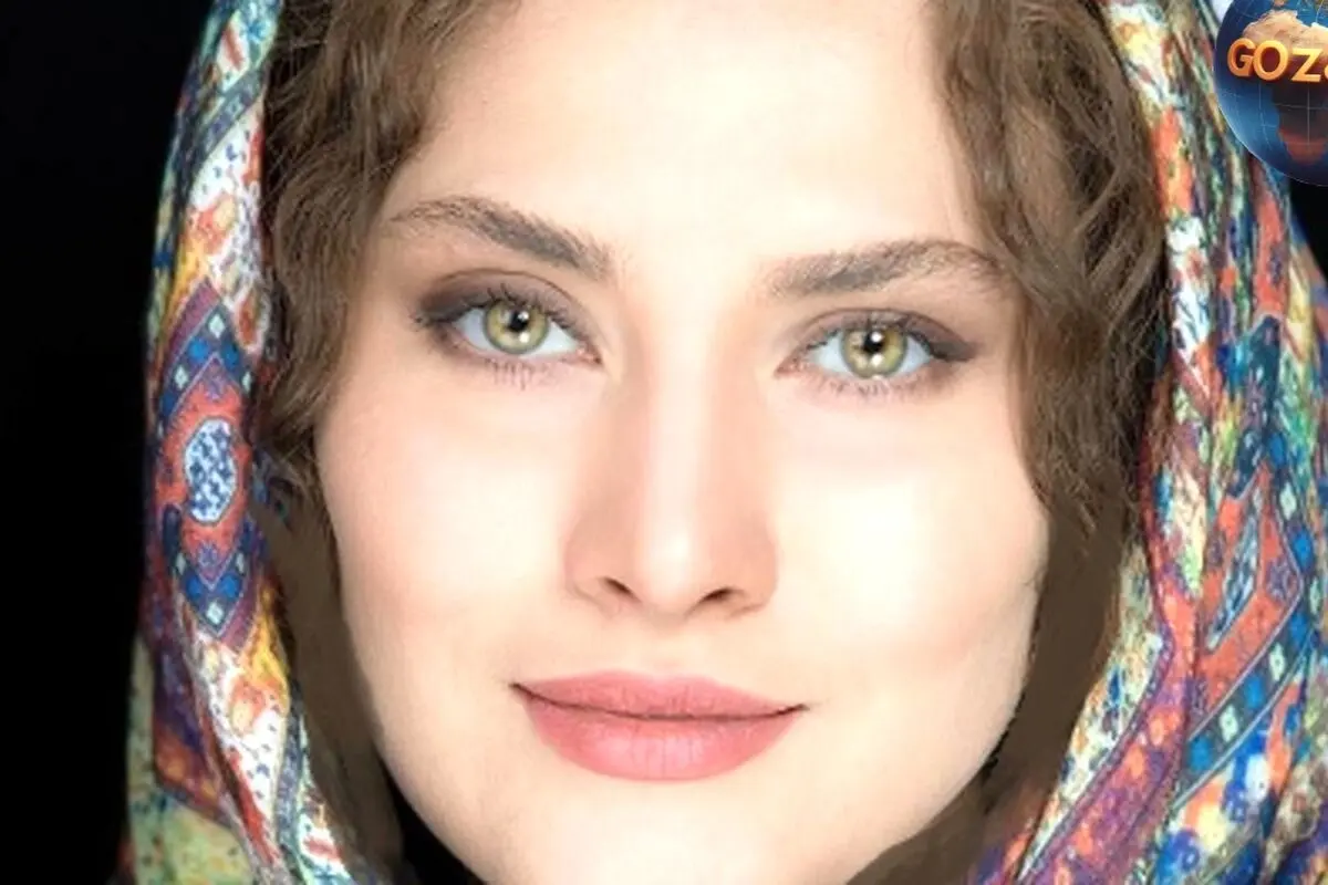 تصاویر لوکس و دیدنی از دکوراسیون منزل ساناز سعیدی؛ لوسترهای شیک، مبلمان مدرن و کتابخانه‌ای خیره‌کننده