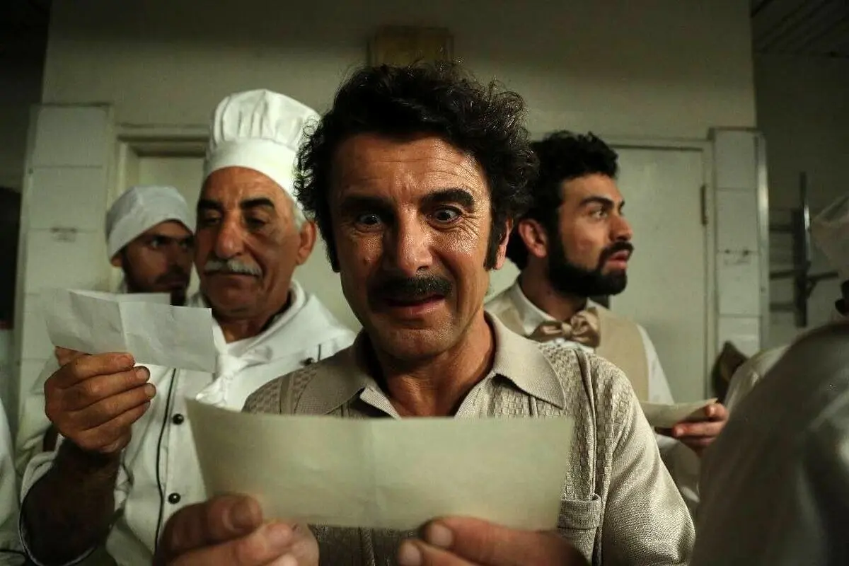 کوکتل مولوتوف با فروش ۶۲ میلیارد تومانی به اکران آنلاین رسید؛ آیا رکورد جدیدی در سینما رقم می‌زند؟