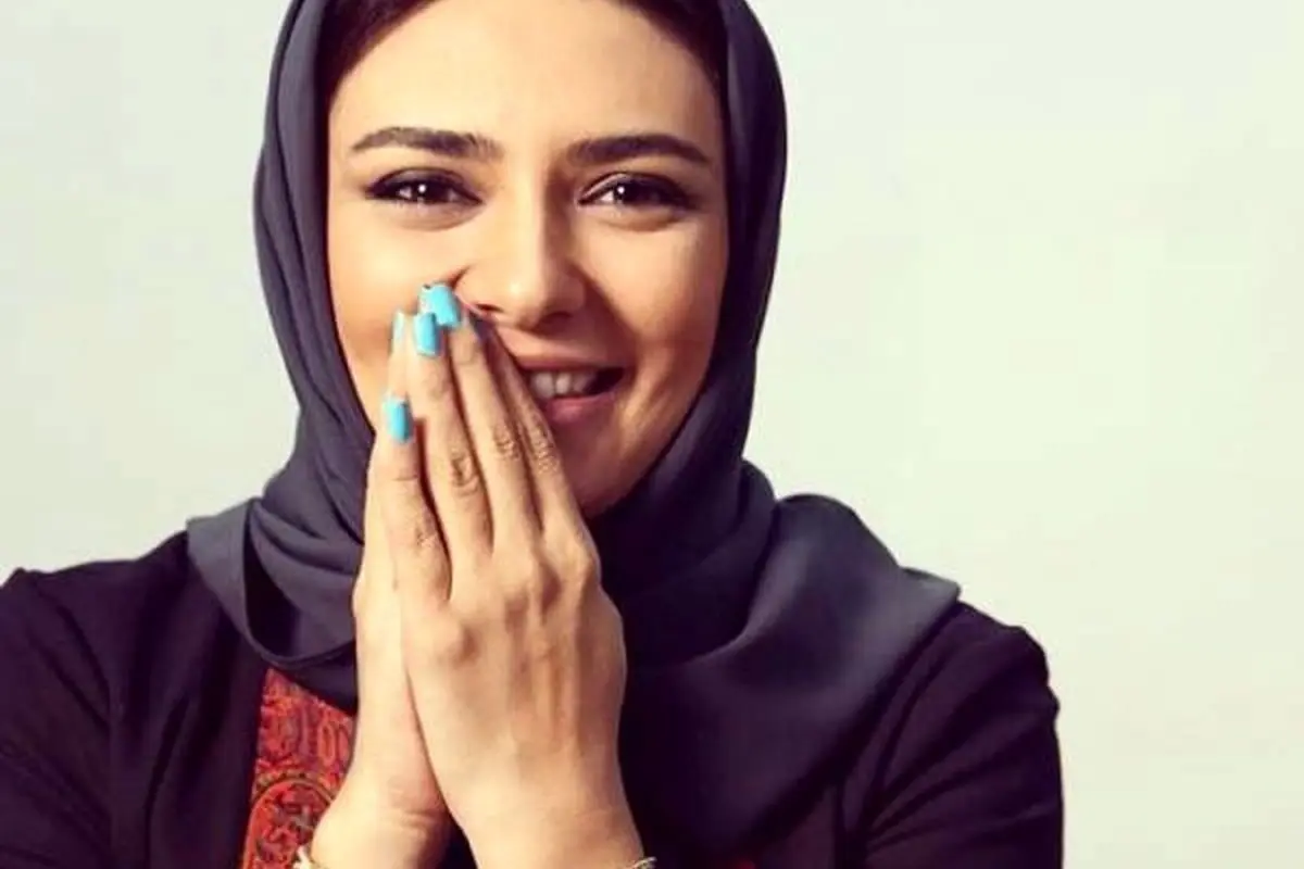 مدل استایل تابستانی لیندا کیانی با پیراهن و کت سنتی و مینی اسکارف، ظاهر منحصربفرد و خنک در صفحات مجازی