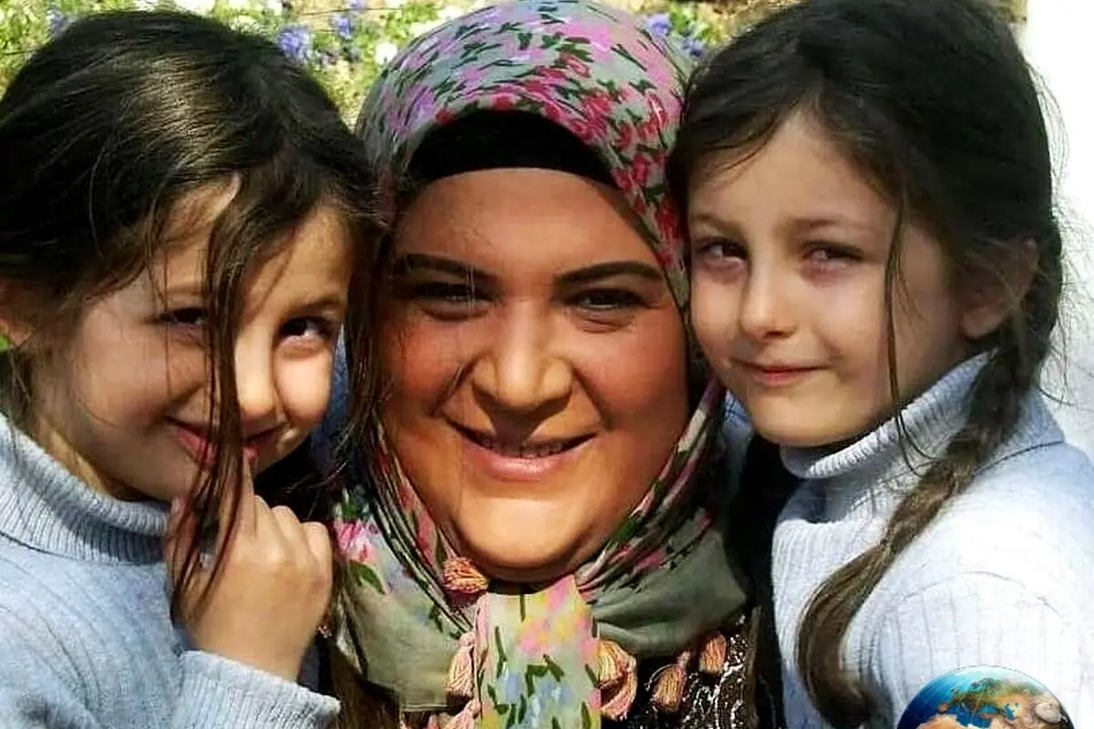 چهره‌های دوقلوهای پایتخت در ۲۰ سالگی: تصاویر لاکچری سارا و نیکا فرقانی در سوئد