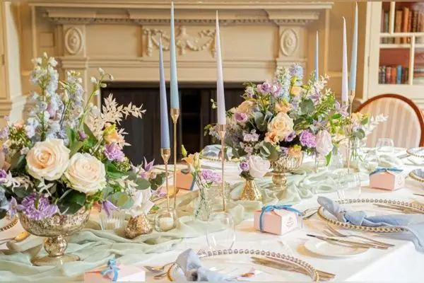 مراسم وداع با برادر فرح پهلوی و نقش میز پذیرایی چوبی در خاطرات تاریخی