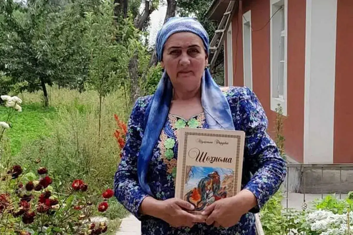 توزیع رایگان شاهنامه فردوسی در تاجیکستان با هدف تقویت هویت ملی و فرهنگ حماسی
