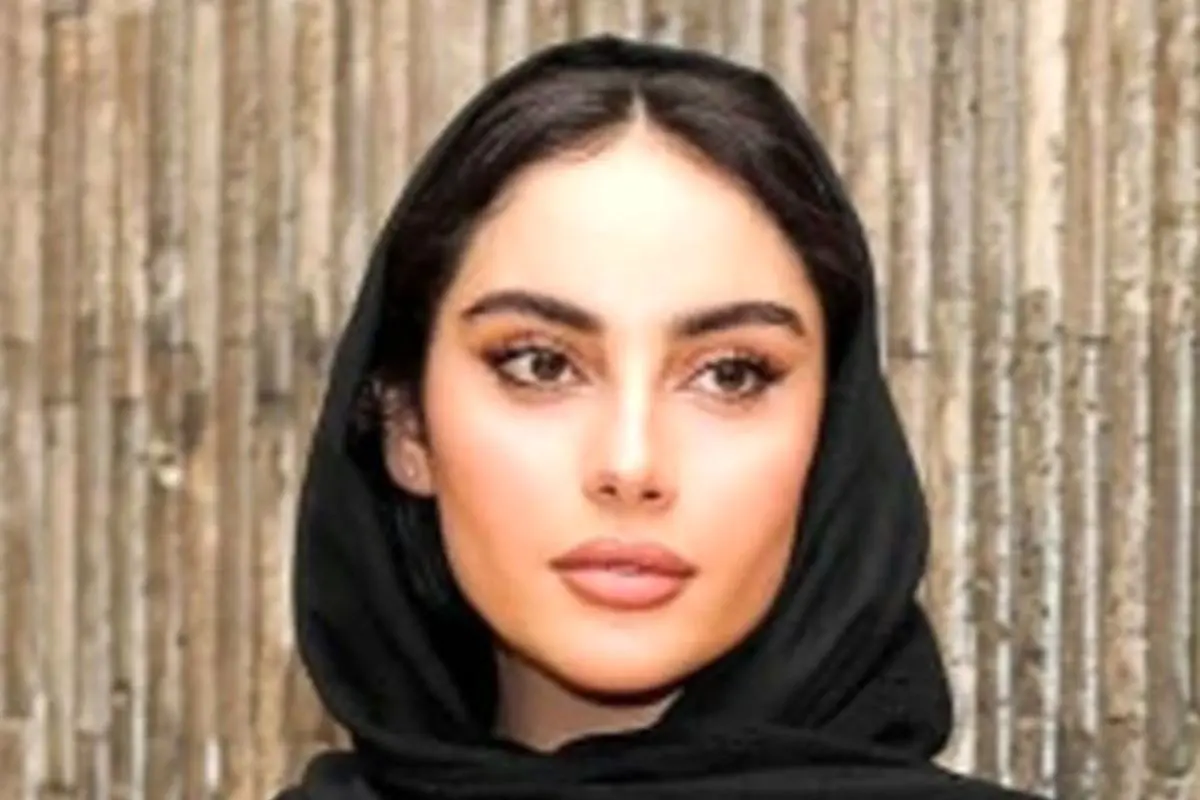 عکس خیرهکننده ترلان پروانه در کلبه جنگلی با استایل شیک در شمال کشور