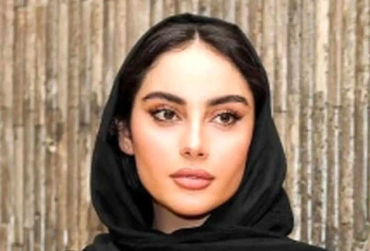 عکس خیره‌کننده ترلان پروانه در کلبه جنگلی با استایل شیک در شمال کشور