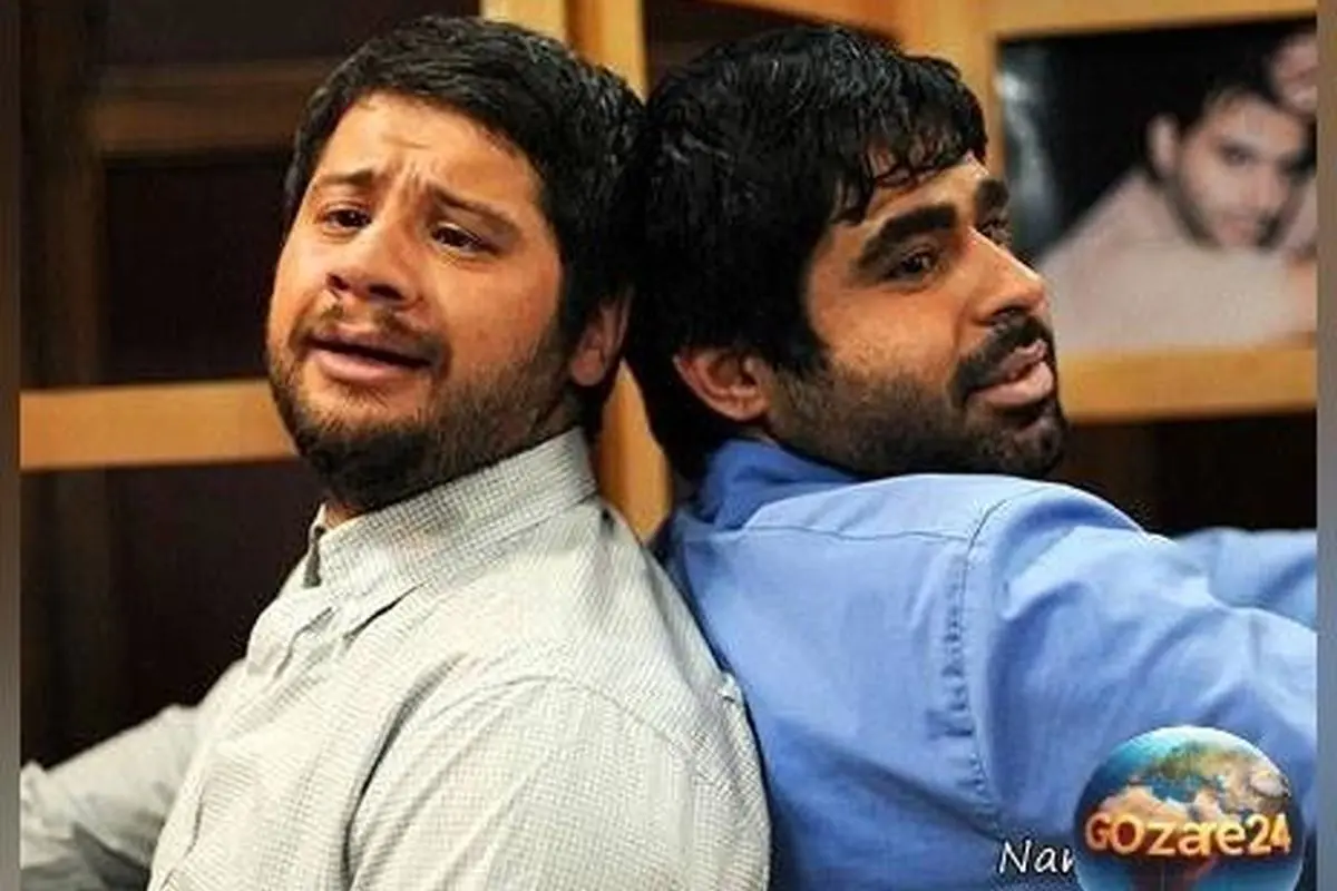 وقتی علی صادقی با عکس زنان قدیمی فامیل مواجه می‌شود؛ واکنش طنزآمیز و خنده‌دار او در کنار خانواده