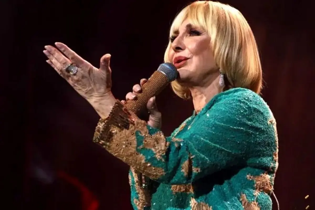عکس نادر از نوجوانی گوگوش در کنار پدرش در دهه ۴۰؛ لحظهای دیدنی از دوران کودکی و خانواده این هنرمند بزرگ