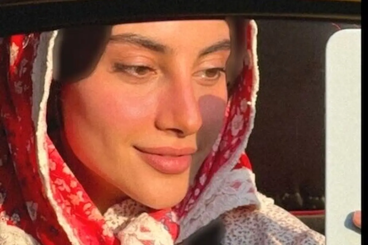 ترلان پروانه با استایل کژوال و جذاب در سریال «گردن زنی» + عکس جدید و بیوگرافی کامل