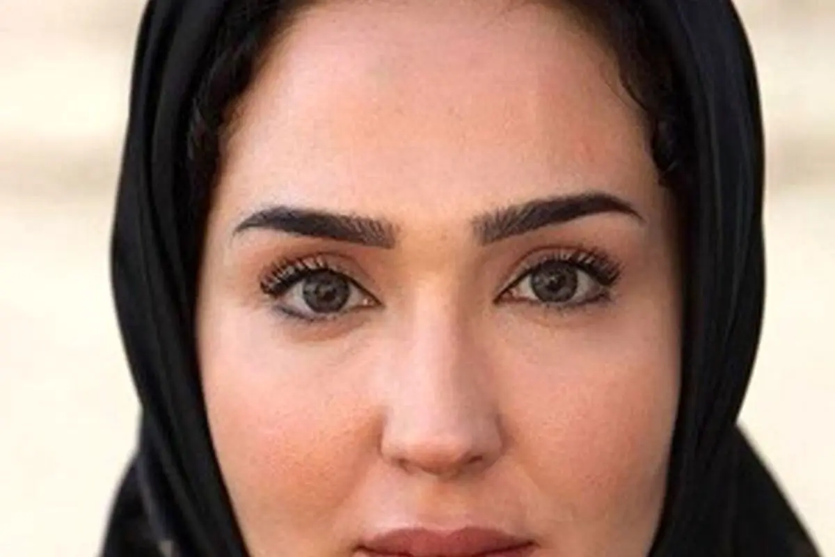 عکسهای تلخ و تاثیرگذار از مراسم تشییع زهره فکورصبور؛ لحظات جگرسوز وداع با بازیگر محبوب در روز وداع با او