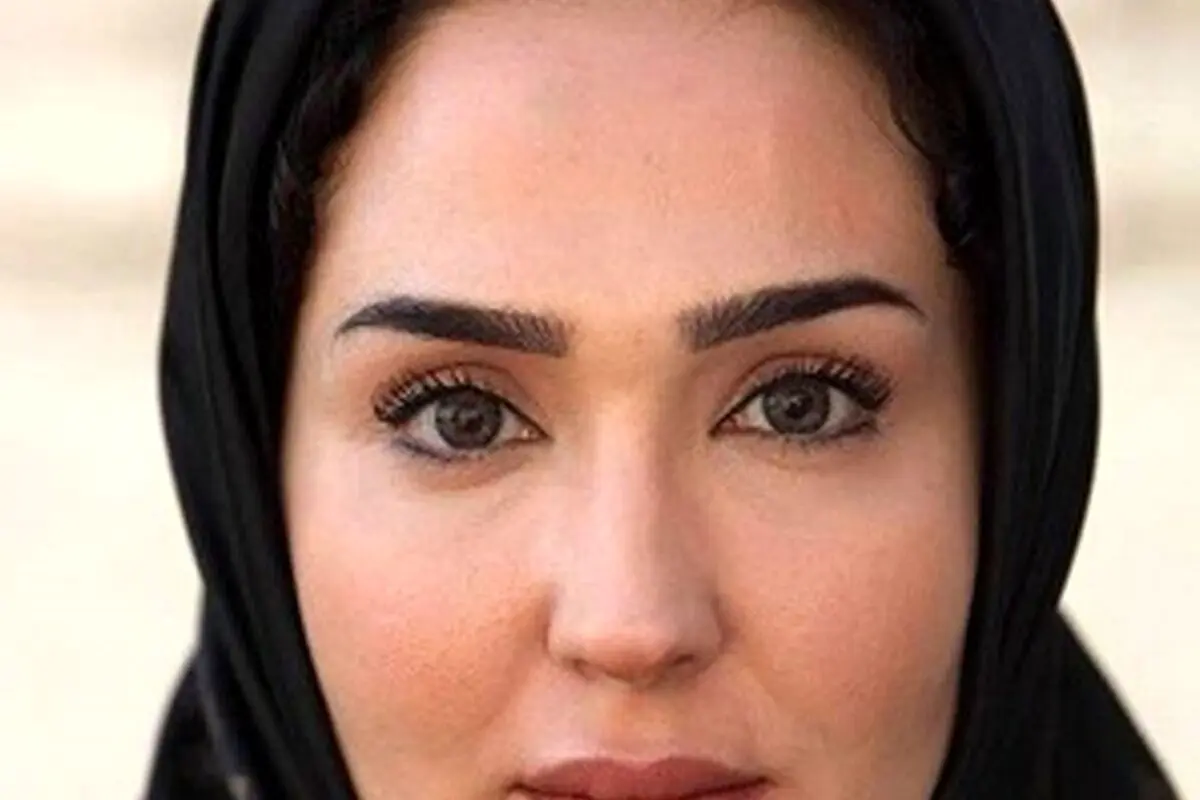 عکس‌های تلخ و تاثیرگذار از مراسم تشییع زهره فکورصبور؛ لحظات جگرسوز وداع با بازیگر محبوب در روز وداع با او
