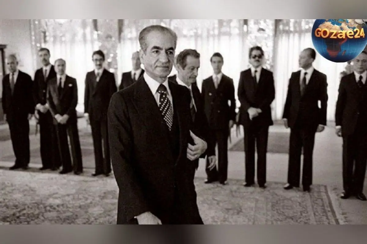 تصویر نادر از لحظه تاریخساز سوگند پادشاهی محمدرضا پهلوی در نخستین روز سلطنت در 25 شهریور 1320