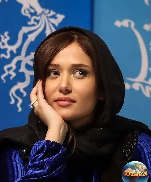 استایل نیمه‌رسمی و راحت پریناز ایزدیار در اکران «زن و بچه»؛ استایلی شیک و ساده برای روزهای خاص