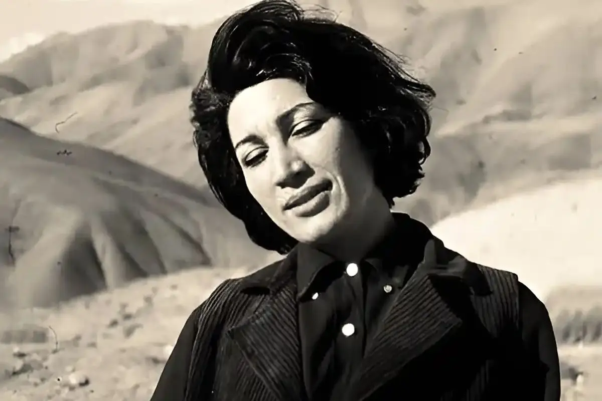 تصویر نادر و دیدنی از شب عروسی فروغ فرخزاد و پرویز شاپور در سال ۱۳۳۰