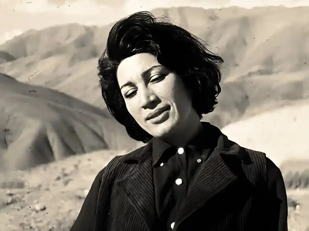 تصویر نادر و دیدنی از شب عروسی فروغ فرخزاد و پرویز شاپور در سال ۱۳۳۰