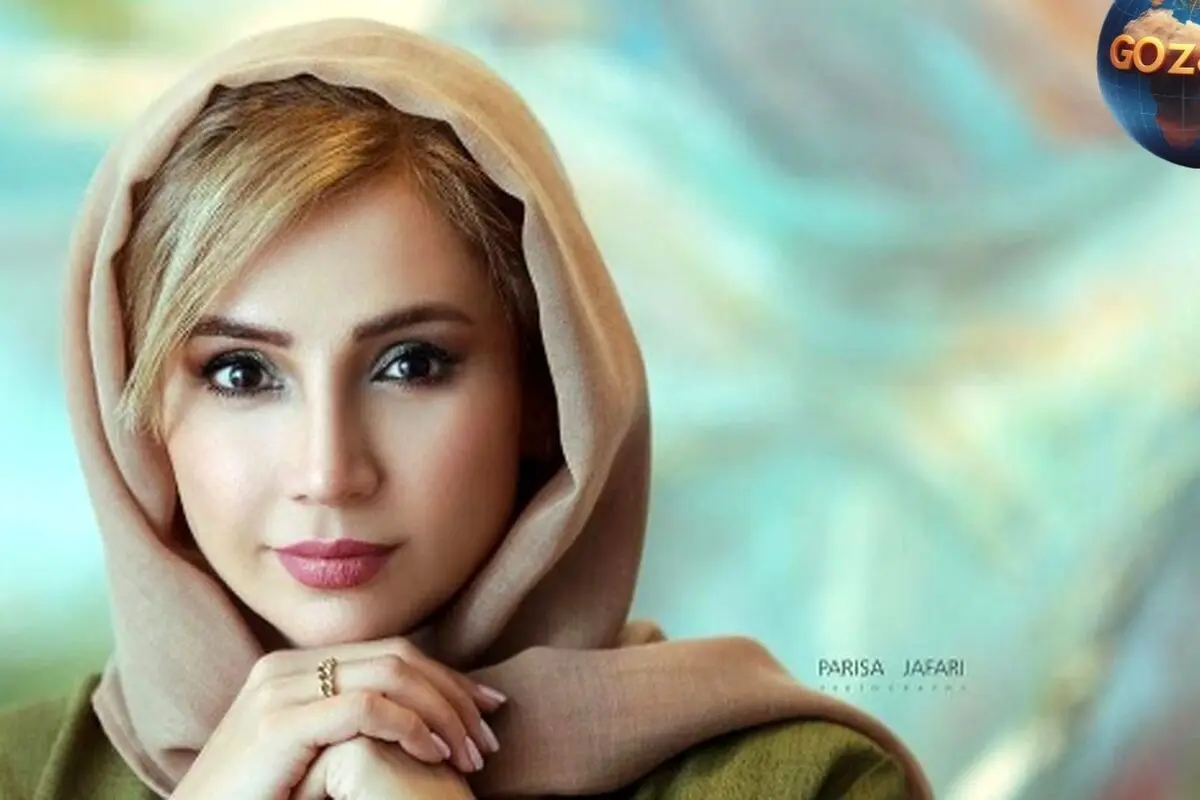 نمایش طراحی داخلی لوکس و کلاسیک خانه شبنم قلی‌خانی در دبی و تهران با دکوراسیون مجلل، فرش ایرانی و درخت کریسمس