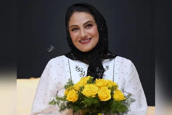 خانم بازیگر در کافه دنج و پاییزی با فضای خاص و آرامش‌بخش آخر هفته خود را سپری کرد!