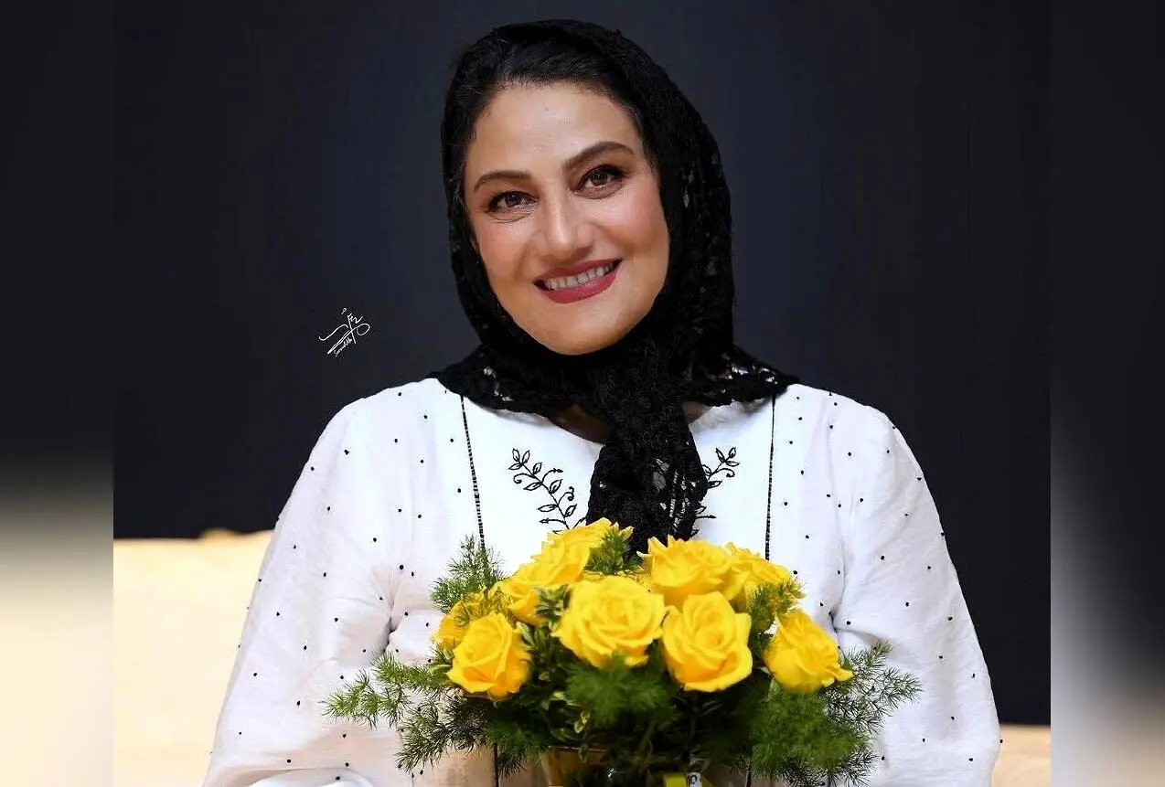 خانم بازیگر در کافه دنج و پاییزی با فضای خاص و آرامش‌بخش آخر هفته خود را سپری کرد!