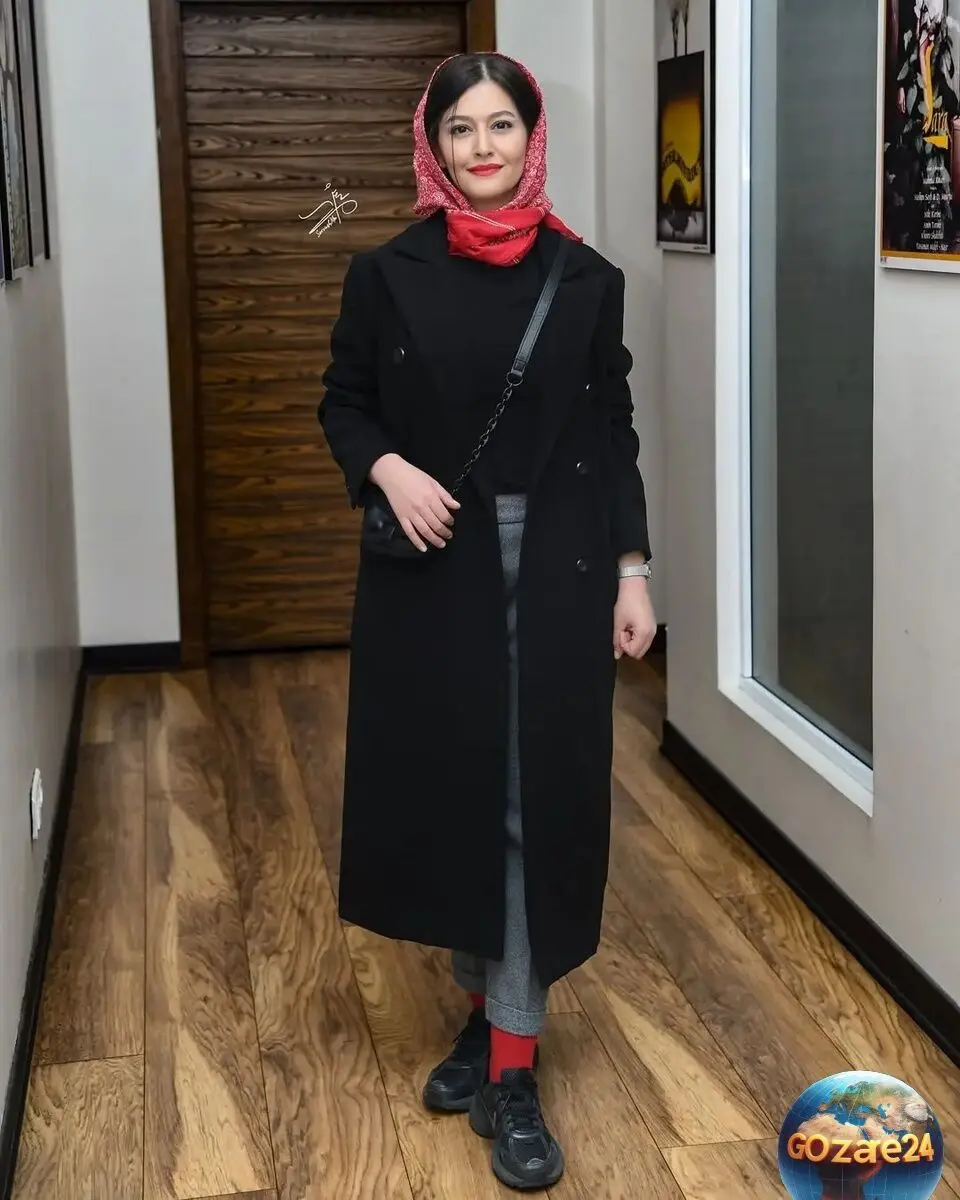 استایل کژوال و جذاب پردیس احمدیه با شلوار اسلش، لباس کوتاه و جوراب پلنگی در صفحه اینستاگرام