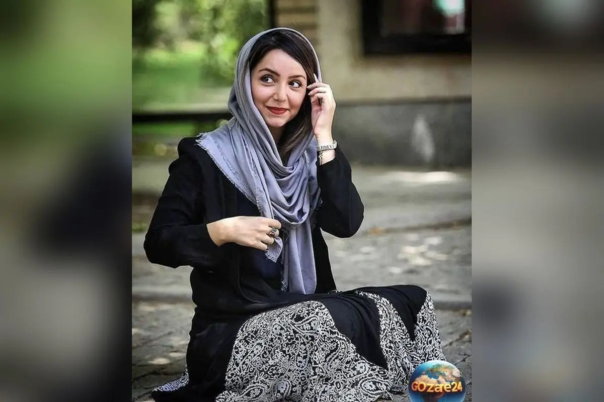 نازنین بیاتی با استایل بارانی و موبایل لوکس در مقابل آینه | جدیدترین عکس اینستاگرامی بازیگر محبوب
