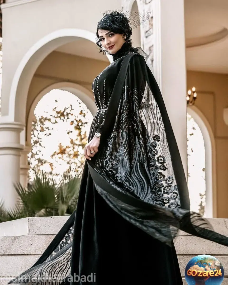 تصویر جدید سیما خضرآبادی در آینه‌ی اتاق گریم با لباس رنگی جذاب و خاص