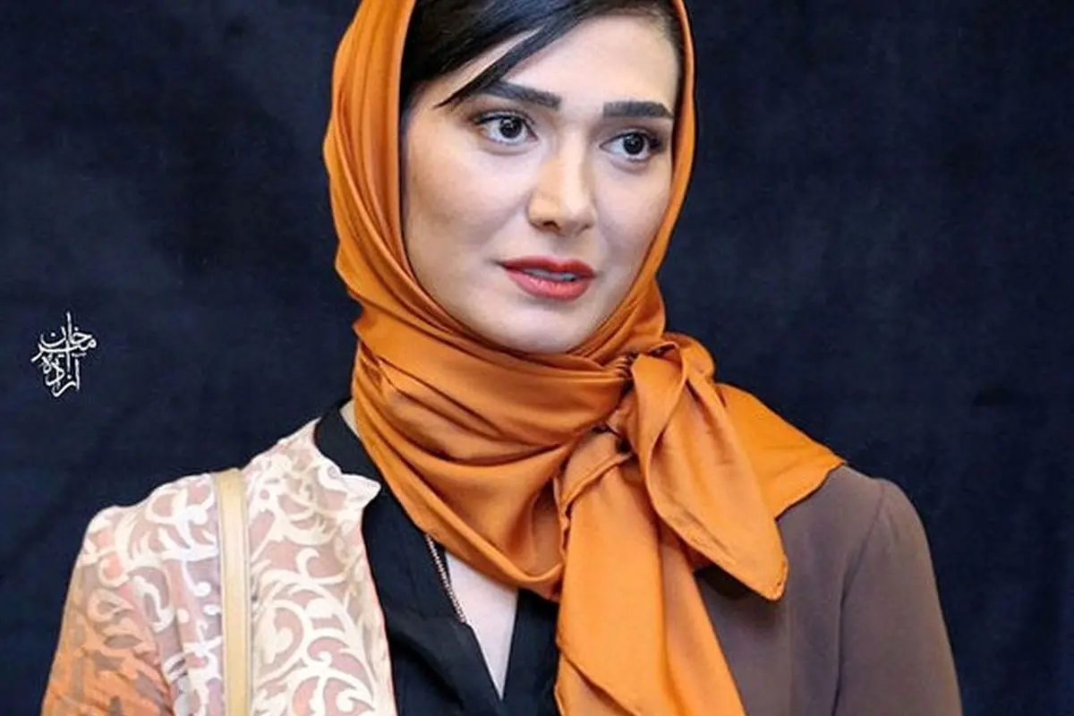 مینا وحید در خودرو لاکچری و استایل مشکی جذاب در استوری اینستاگرام