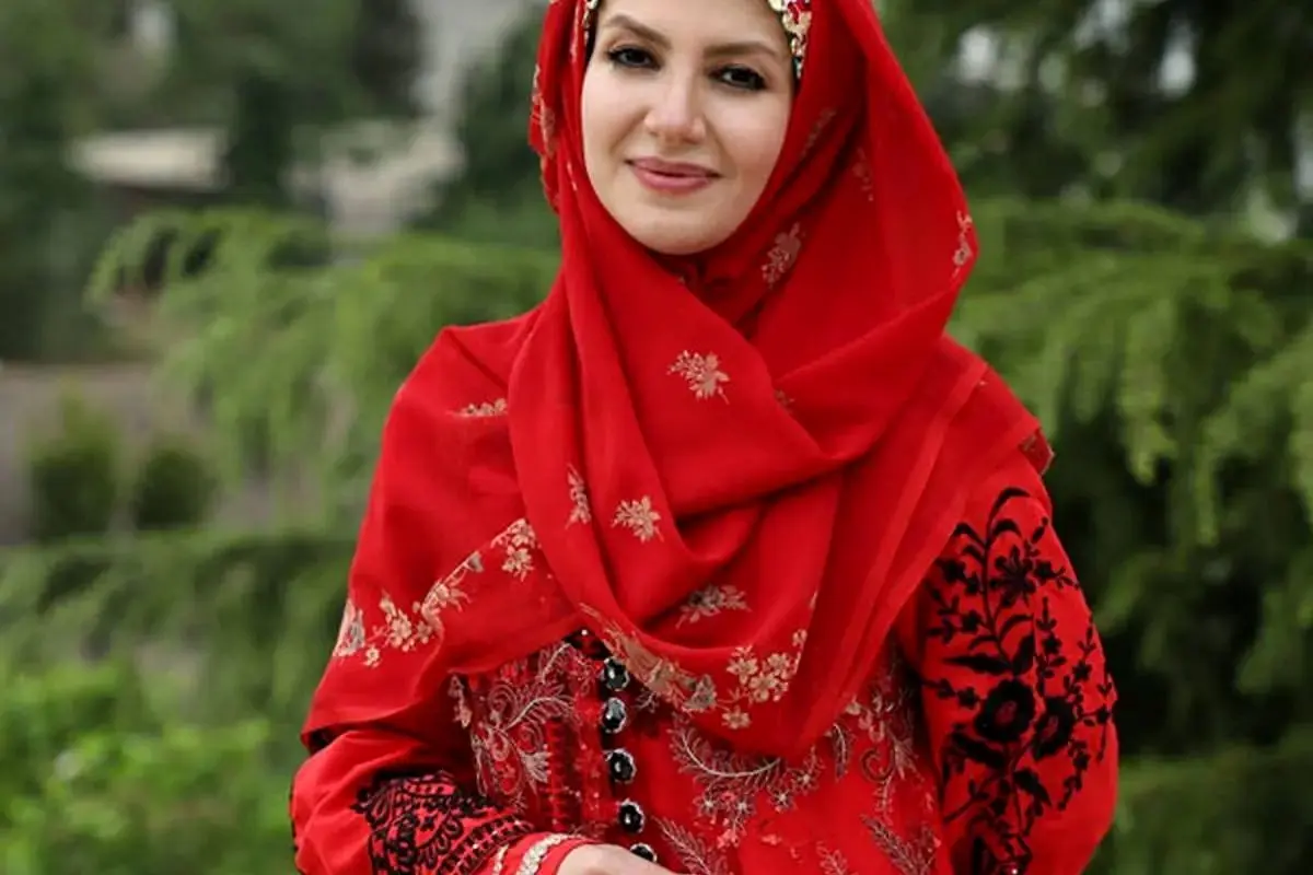 رونمایی از حیاط بهاری و رنگارنگ خانه ملیکا زارعی مجری کودک با گل‌های خوشبو و فضای دلنشین