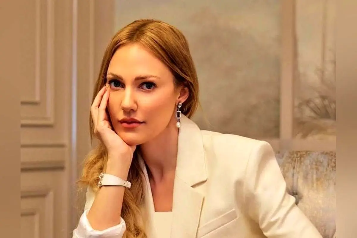 تصاویر لوکس و مینیمال از دکوراسیون خانه خرم سلطان در جشن تولد دخترش | استایل متفاوت مریم اوزرلی