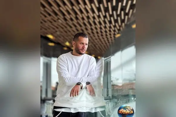 سیاوش خیرابی با نشان دادن خانه لاکچری و رفاقت 24 ساله، جذاب‌ترین تصاویری از زندگی لوکس و دوستی واقعی را به اشتراک گذاشت