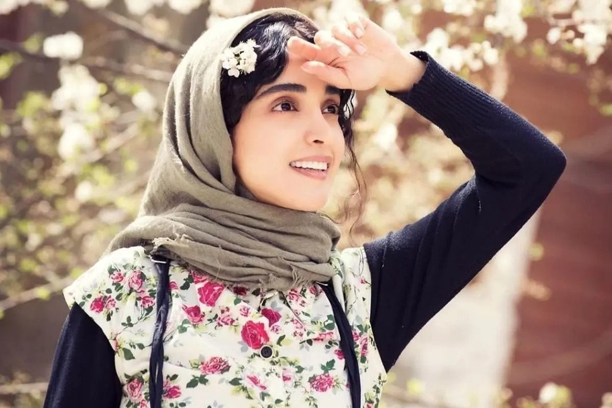 عکس جدید الهه حصاری با مدل دستمال سر عجیب و جذاب در اینستاگرام