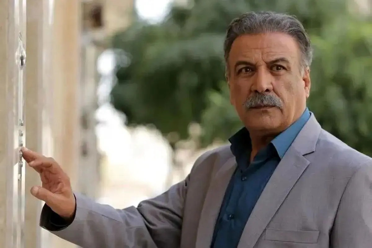 تصویر نادر و دیدنی از عبدالرضا اکبری در نقش امید ثروتیان پس از 8 سال در اطراف میدان ونک تهران