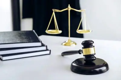 تبریک روز وکیل از زبان همکاران | جملات رسمی و انگیزشی