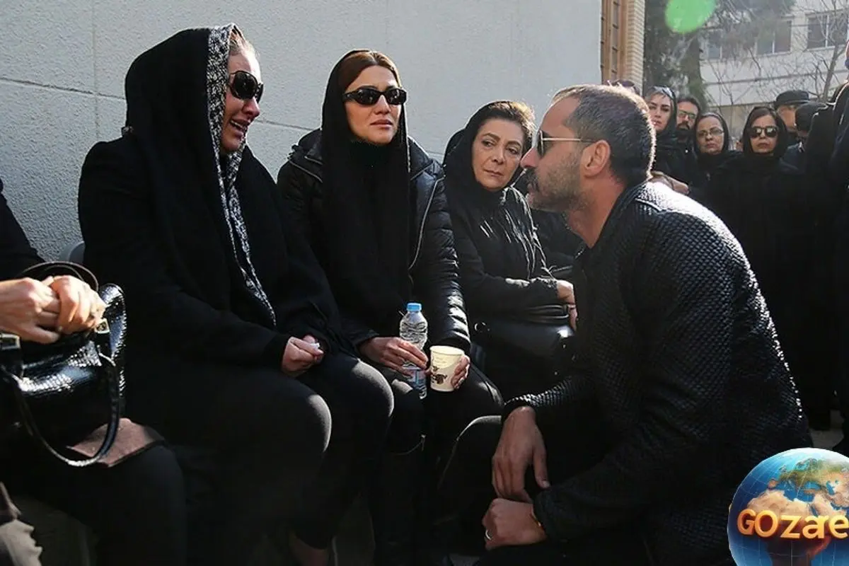 چیدمان ساده و دلنشین میز عزای همسر جوان زیبا بروفه و خانه گلباران شدهاش + تصاویر تزئینات با خرما و گلهای داوودی