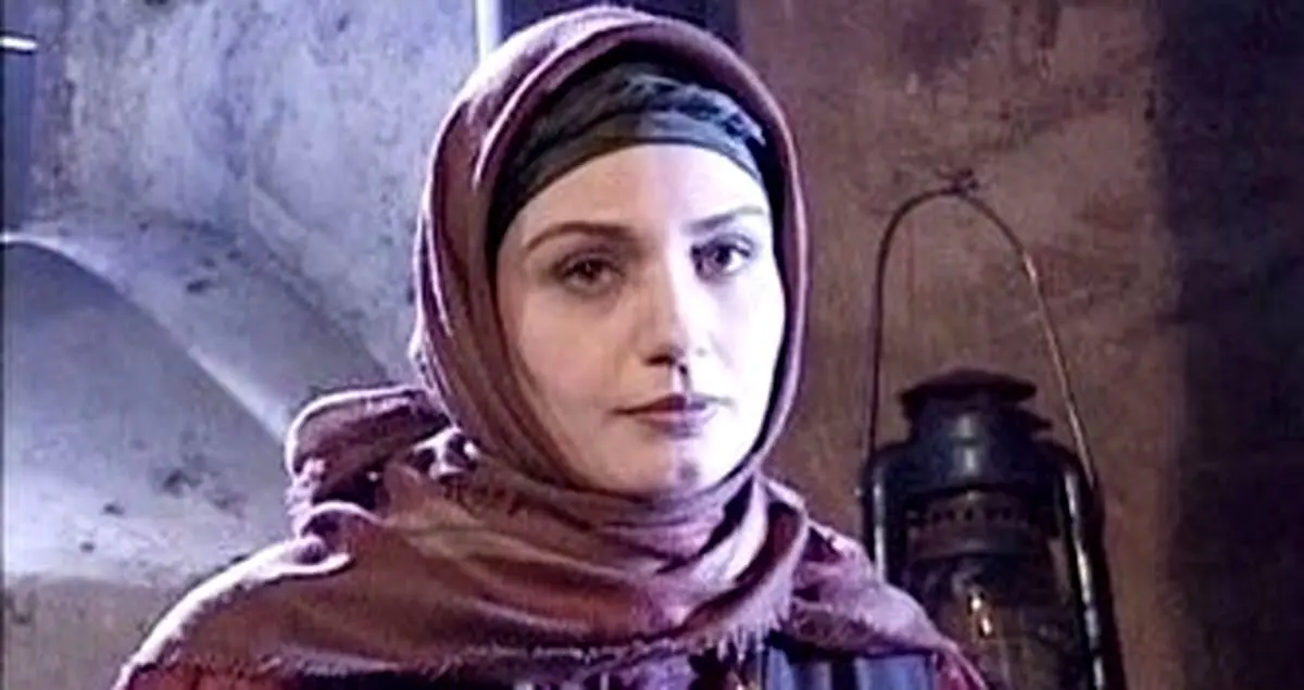 عکس نایاب خانم کوچیک و پدر و مادرش در پشت صحنه سریال پس از باران سال ۷۹ | زندگی و نقش مرجان محتشم در دهه ۷۰