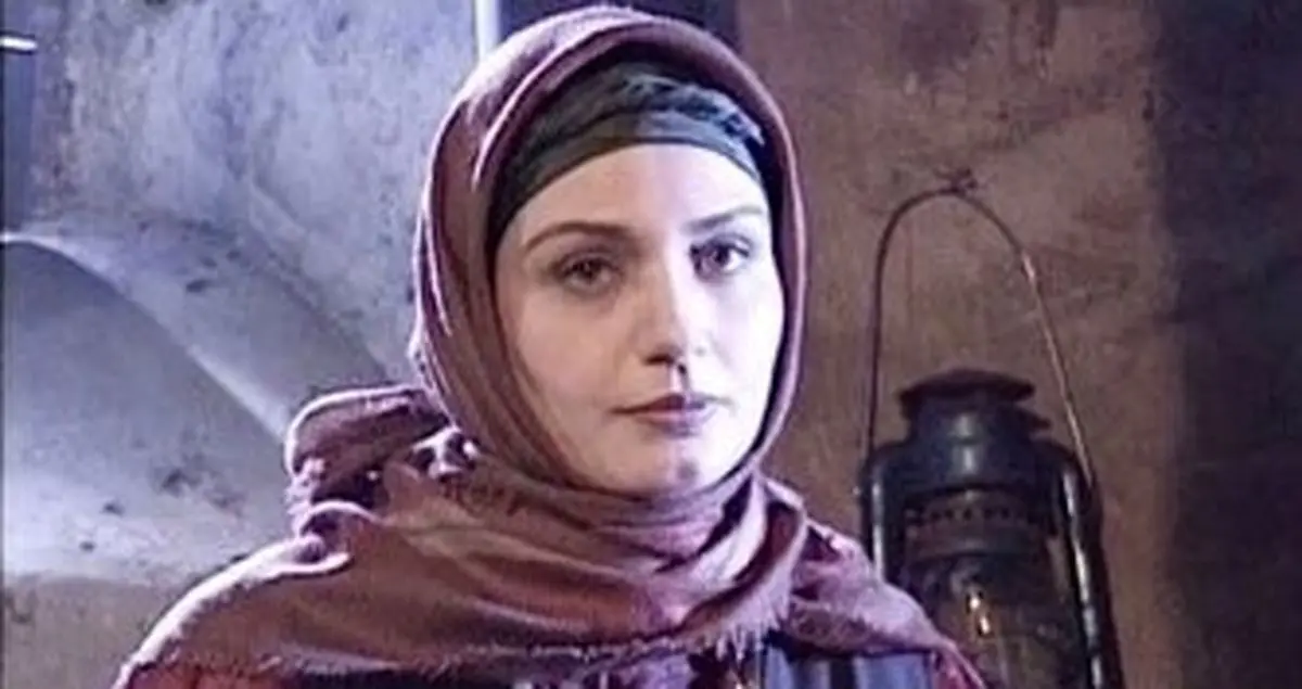 عکس نایاب خانم کوچیک و پدر و مادرش در پشت صحنه سریال پس از باران سال ۷۹ | زندگی و نقش مرجان محتشم در دهه ۷۰