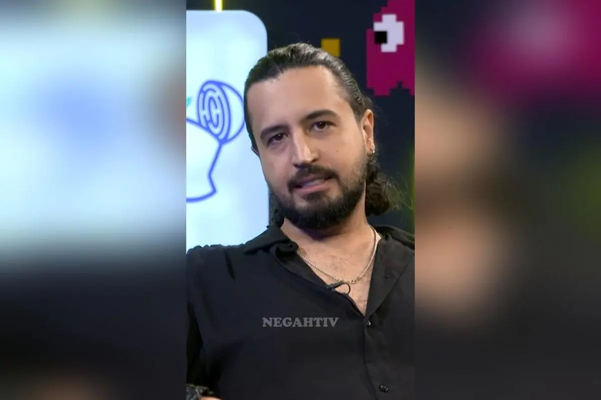 مهرداد صدیقیان در برنامه پامپ۲: اگر جای صابر ابر در درباره الی بودم، با الی برمی‌گشتم!  
کپشن جذاب و دیدنی از مهرداد صدیقیان در برنامه پامپ۲ با اجرای امیرحسین قیاسی، درباره فیلم درباره الی و نقش صابر ابر.