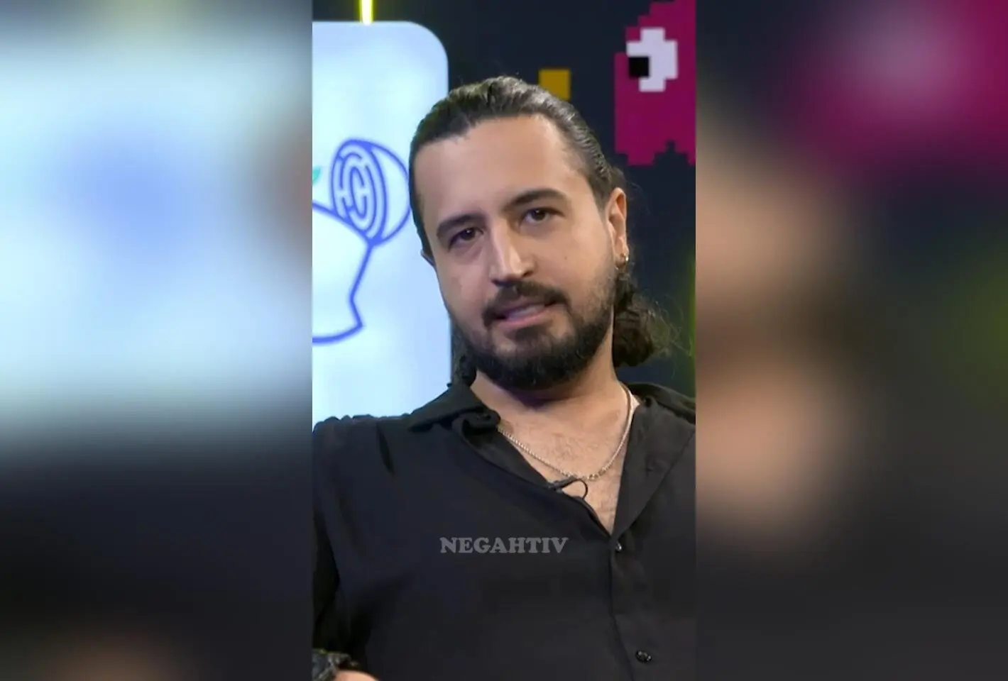 مهرداد صدیقیان در برنامه پامپ۲: اگر جای صابر ابر در درباره الی بودم، با الی برمی‌گشتم!  
کپشن جذاب و دیدنی از مهرداد صدیقیان در برنامه پامپ۲ با اجرای امیرحسین قیاسی، درباره فیلم درباره الی و نقش صابر ابر.