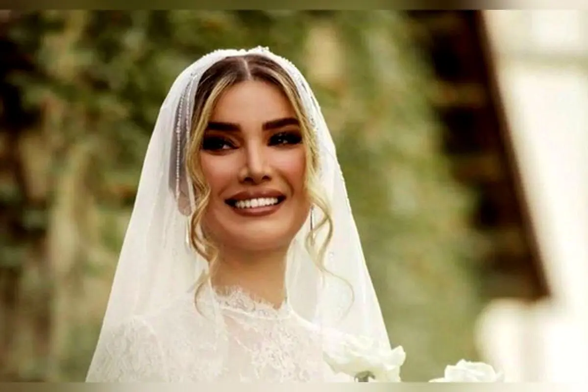 عکس‌های لوکس و باشکوه از گل‌آرایی لاکچری جشن عروسی متین ستوده و کامران تفتی