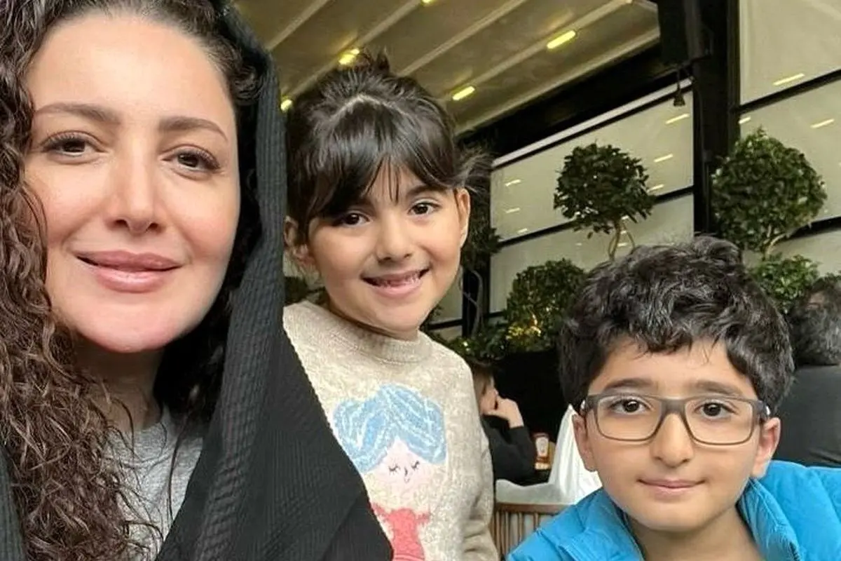 تصویر خانوادگی شیلا خداداد با همسر و فرزندانش سامیار و ساتین؛ لحظه‌ای دلنشین از زندگی خصوصی بازیگر محبوب ایرانی