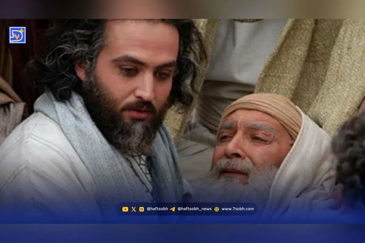 دیدار رهبر انقلاب با عوامل ساخت سریال یوسف پیامبر در بیت رهبری و اقامه نماز جماعت با بازیگران نقش یوسف و یعقوب