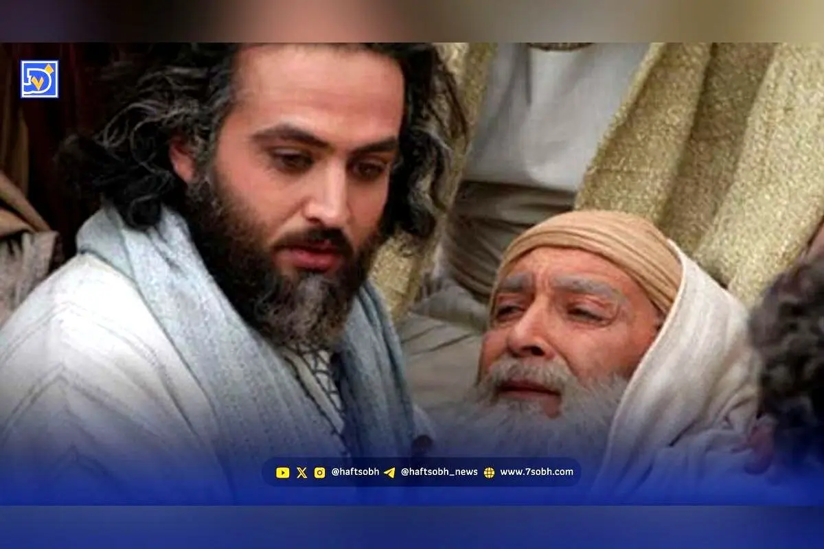 دیدار رهبر انقلاب با عوامل ساخت سریال یوسف پیامبر در بیت رهبری و اقامه نماز جماعت با بازیگران نقش یوسف و یعقوب