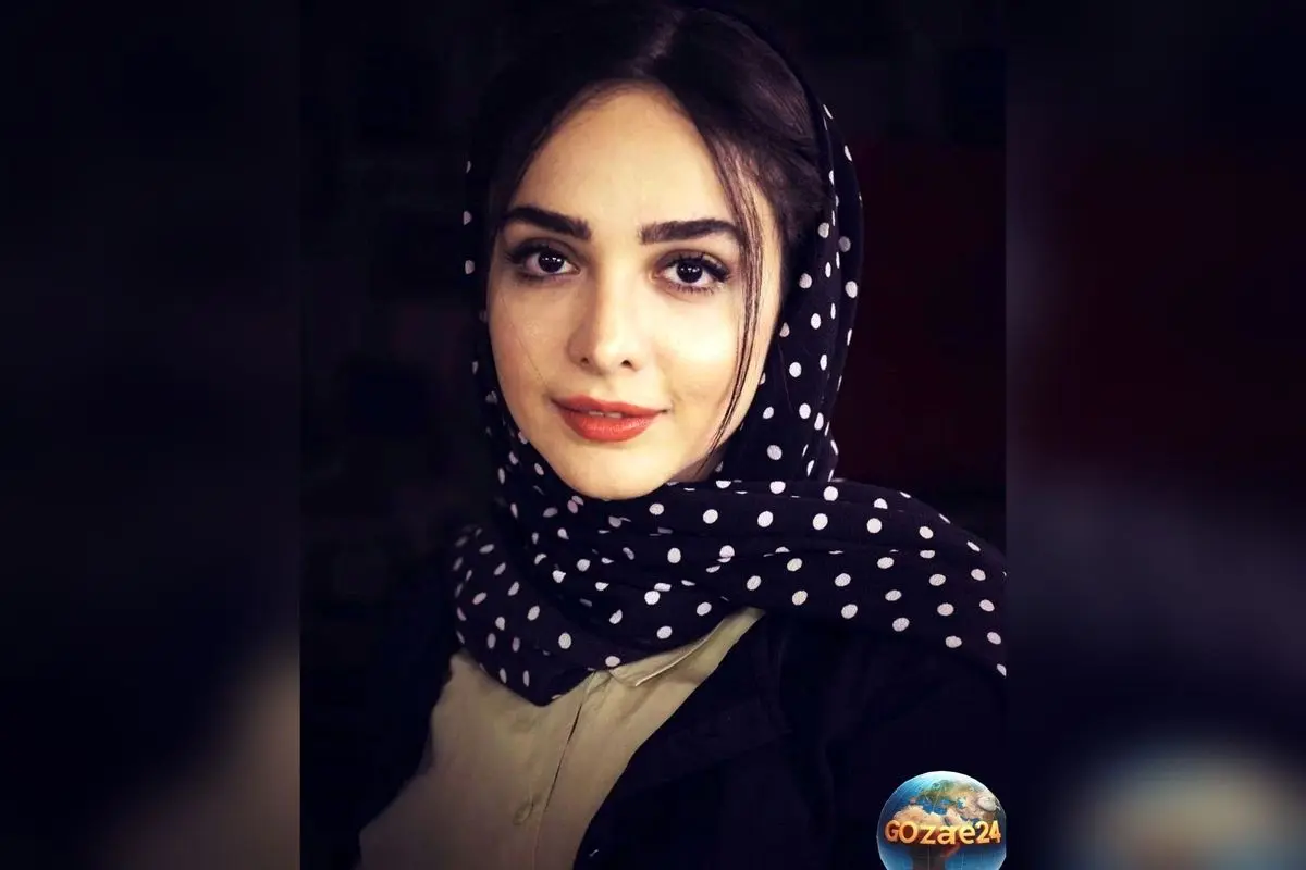 تصاویر و جزئیات تابلوی دیواری آینه کاری شده خانۀ المیرا دهقانی با طرح منحصر به فرد و سفره هفت سین جذاب او