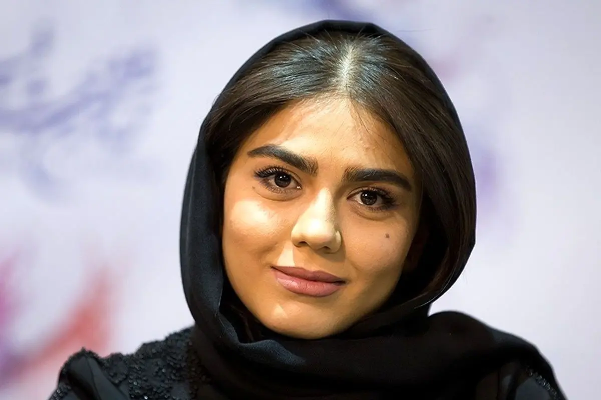 آزاده زارعی در نوشهر با استایل جدید و عکسهای دیدنی از سفر و پشتصحنه سریال «آوای باران»