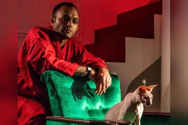 گلدان صورتی و دکوری‌های مدرن: راهنمای جذابیت و تزیین داخلی منزل با استایل پینترستی